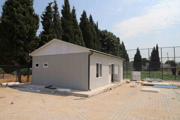 Avşar mahallesine modern ve işlevsel halı saha