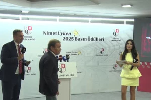 TJK’den atçılık haberine değer: İHA muhabiri Akçın'a ulusal görsel medya ödülü