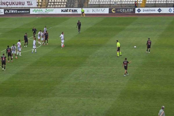 Bandırmaspor ile Sivasspor kozlarını paylaştı, maç 1-1 bitti