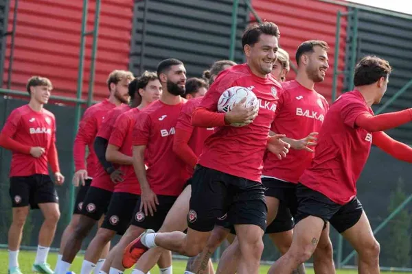 Çorum FK 13 Ekim'e odaklandı: Burak Yılmaz ile fiziksel ve taktik ağırlıklı idman