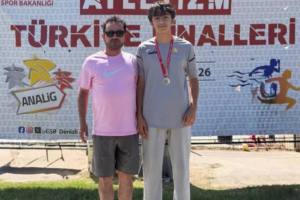Erzincanlı atlet Ali Eren Yüksel, ANALİG'de uzun atlamada Türkiye ikincisi