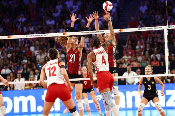 Milliler yarı finale yükseldi: Türkiye Almanya'yı 3-1 mağlup etti