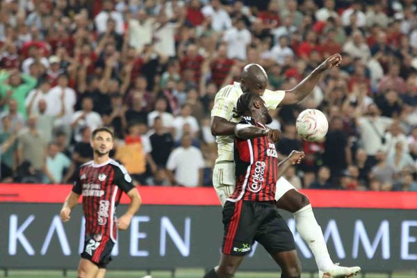 Golsüz bir ilk yarı: Gaziantep FK ve Fenerbahçe 0-0