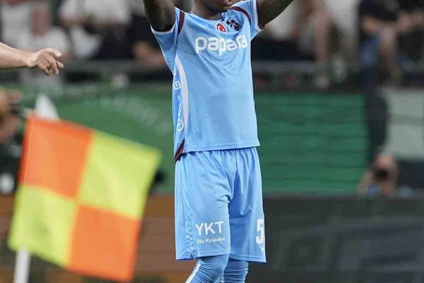 Trabzonspor zorlu deplasmanda geride: ilk yarı Ferencvaros'un üstünlüğü