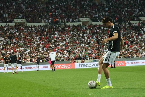 Amed ilk yarıda Beşiktaş karşısında iki gollük üstünlük kurdu