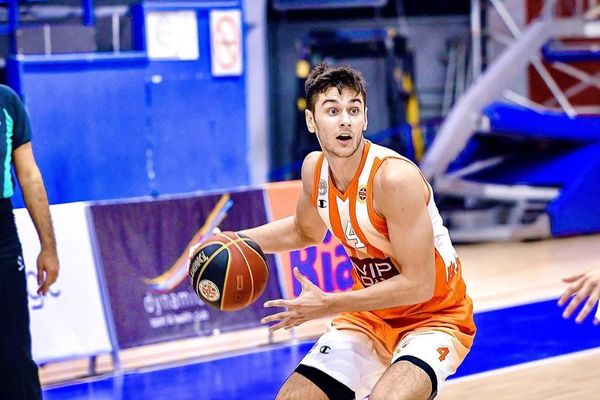 Körfez Basket genç oyun kurucu Mert Akay'la rotasını güçlendiriyor