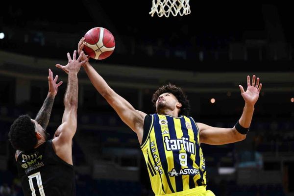 Son periyotta yüzü gülen Fenerbahçe: Körfez'i tek sayı farkla geçti