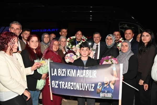 Avrupa şampiyonu Havvanur Kethüda memleketi Trabzon’da coşkuyla karşılandı