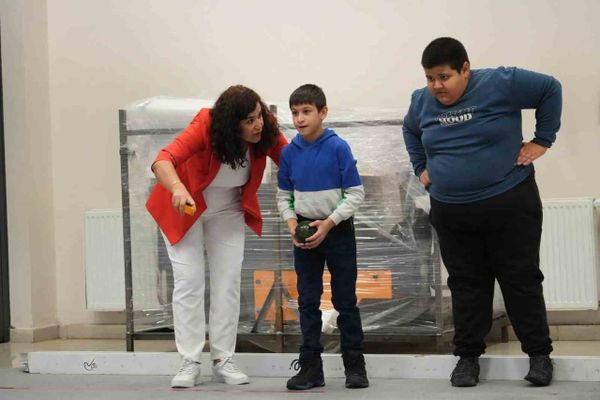 Sahada birlikte güçlenenler: Muğla'da özel sporcular bocce şöleni