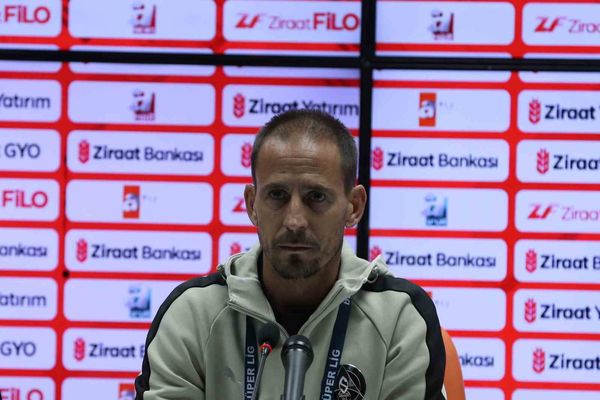 Pereira: rotasyonlu kadroyla kupada tur atlamak zorunluluktu