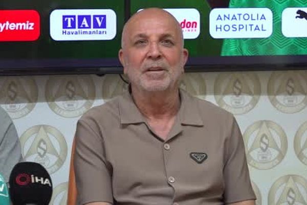 Alanyaspor hücum hattını Cedric ile güçlendirdi