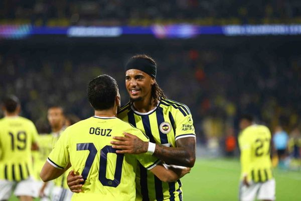 Sarı-lacivertler hızlı başladı: Fenerbahçe 15 dakikada 2-1 önde