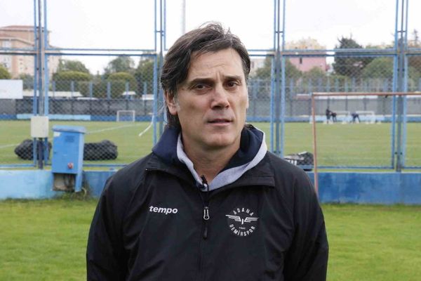 Montella'dan Adana Demirspor'a mali rahatlama: 330 bin eurodan feragat