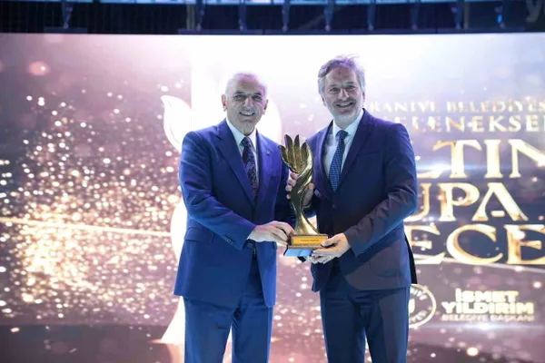 Ümraniye'de terle kazanılan zaferler altın kupa gecesinde taltif edildi