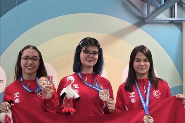 U23 Avrupa Şampiyonası'nda havalı tüfek takımları bronz kazandı