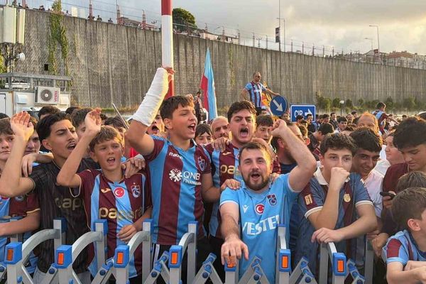 Trabzon'da Salah coşkusu havalimanını sardı