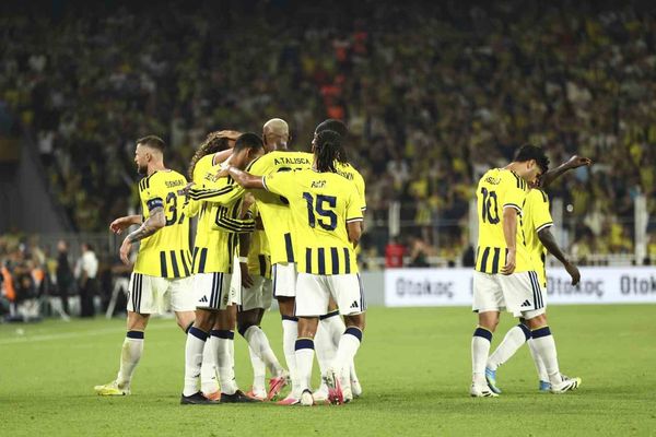Fenerbahçe evinde üstünlüğü garantiledi