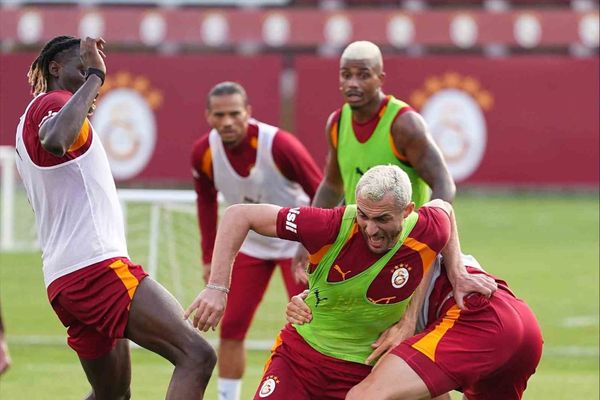 Galatasaray yeni sezona tempolu başladı: Singo takımla çalıştı