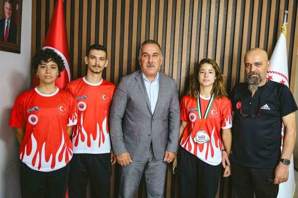 Aydınlı Sude Nas Çavultu dünya jujitsusunda ikinci olarak kente gurur verdi