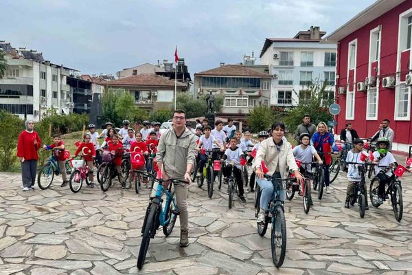 Pedallarla Bozdoğan'da cumhuriyet coşkusu