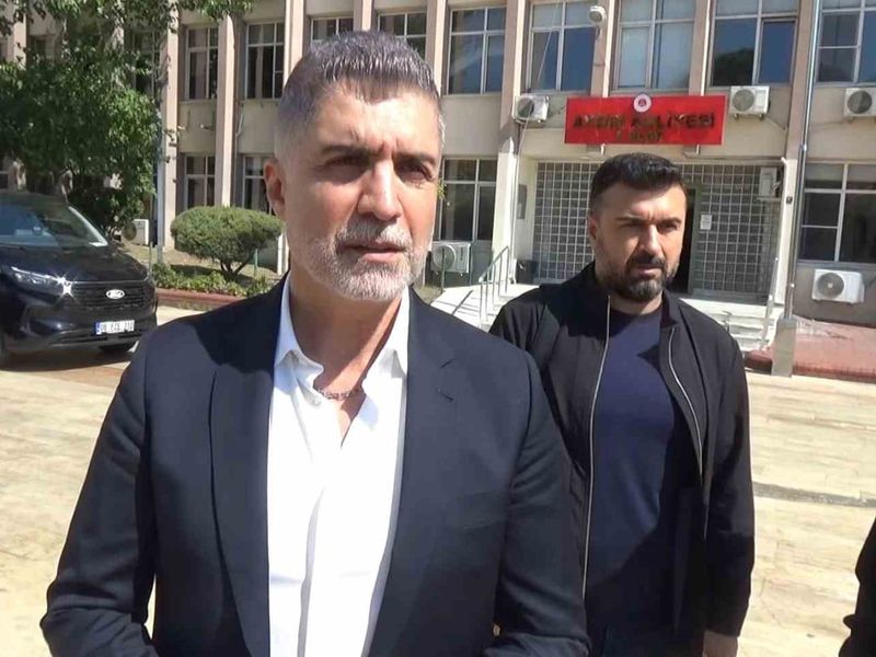 Özcan Deniz kardeşinin hakaret davasında tanık olarak ifade verdi
