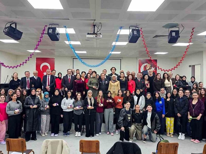 Birlikte ezgiler: kız yurdunda Türk sanat müziği akşamı