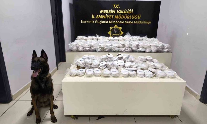 Konteynerin motor bölümünde kokain, Mezitli'de 122 kilo esrar ele geçirildi