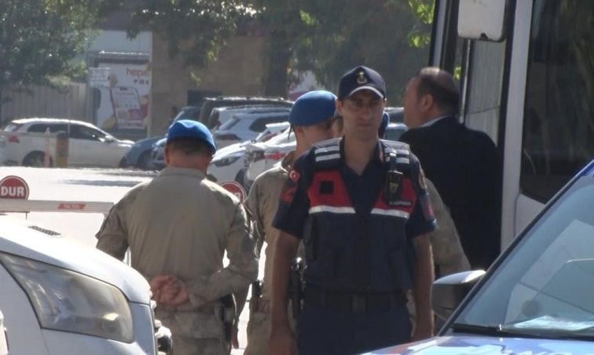 Menderes'te rüşvet soruşturmasında başkan İlkay Çiçek dahil 10 kişi tutuklandı
