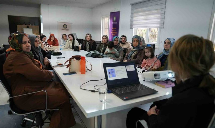 Diyarbakır'da erken tanı çağrısı: meme taramaları ve kadın sağlık hakkı öne çıktı