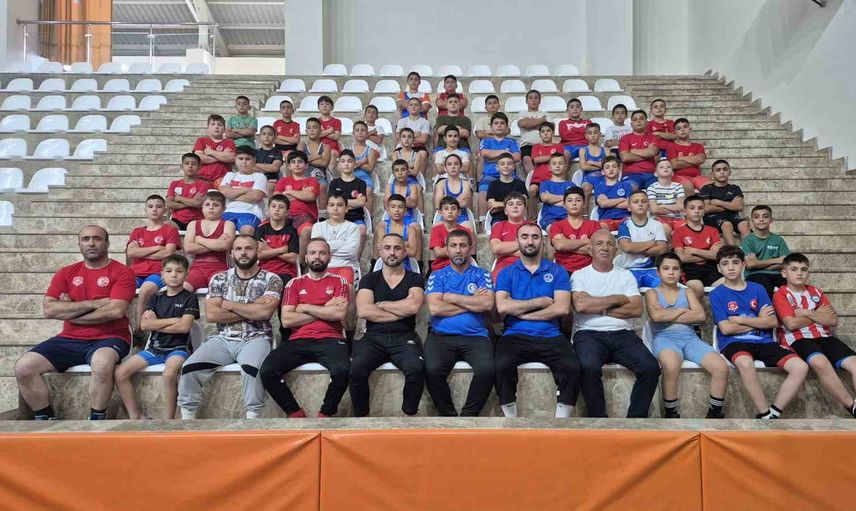 geleceğin olimpiyatçıları yetişiyor: minikler güreş gelişim kampı Sivas'ta