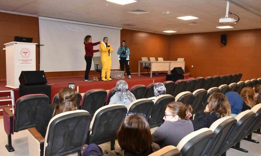 Çanakkale'de acil servise KBRN hazırlığı: UMKE'den uygulamalı eğitim