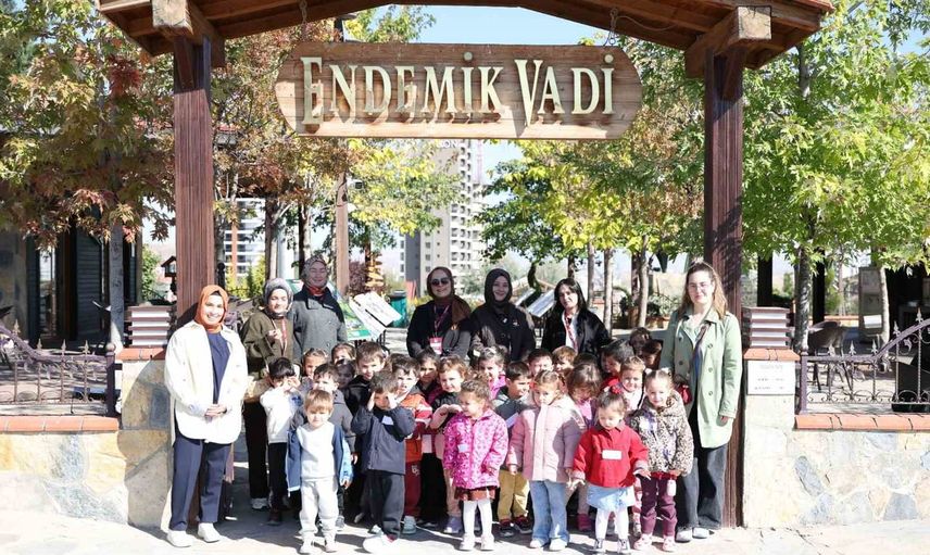 Okul sıralarından vadinin çimenlerine: Endemik Vadi çocukların keşif alanı