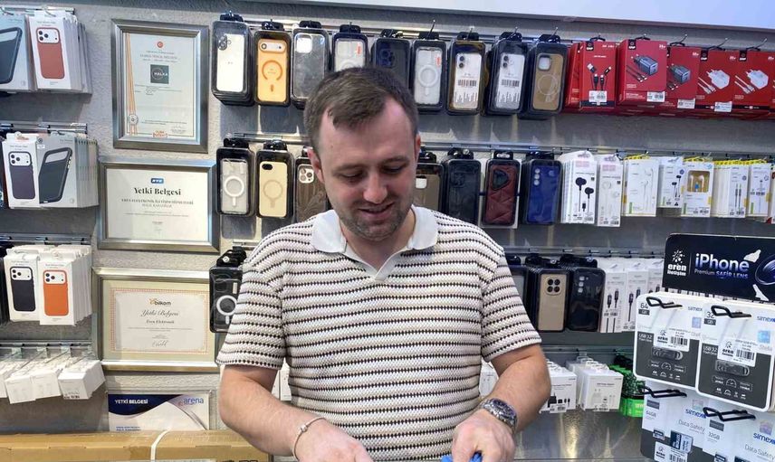 Yurtdışından telefon getirmek kârlılığını yitiriyor, esnaf uyarıyor