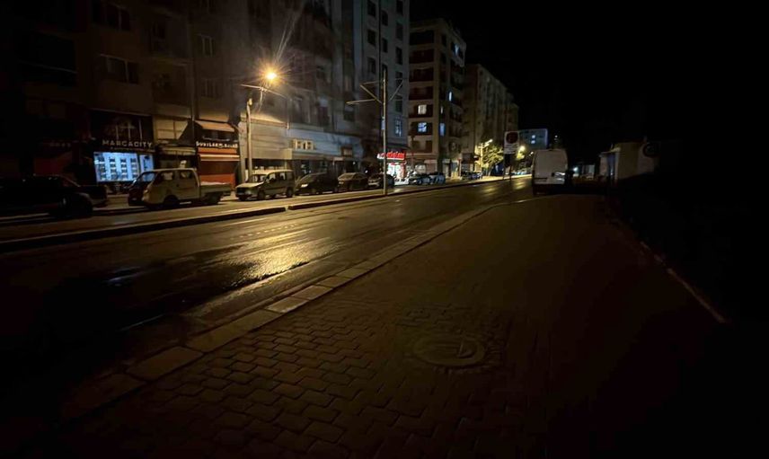 Eskişehir'de parkta bıçaklı kavga: bir kişi ağır yaralandı