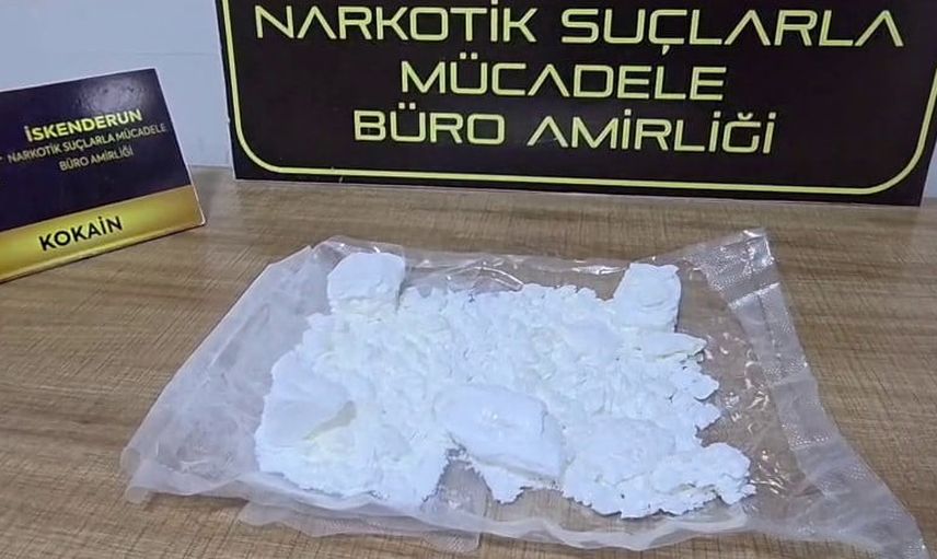 Ucuz araçta yüksek risk: motorda 2 buçuk milyon TL'lik kokain bulundu