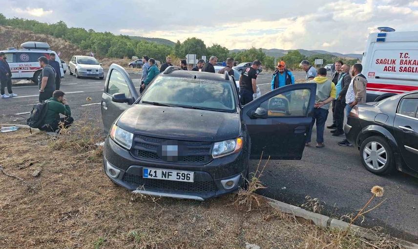 Bingöl'de çevre yolunda arkadan çarpışma: üç kişi hastaneye kaldırıldı