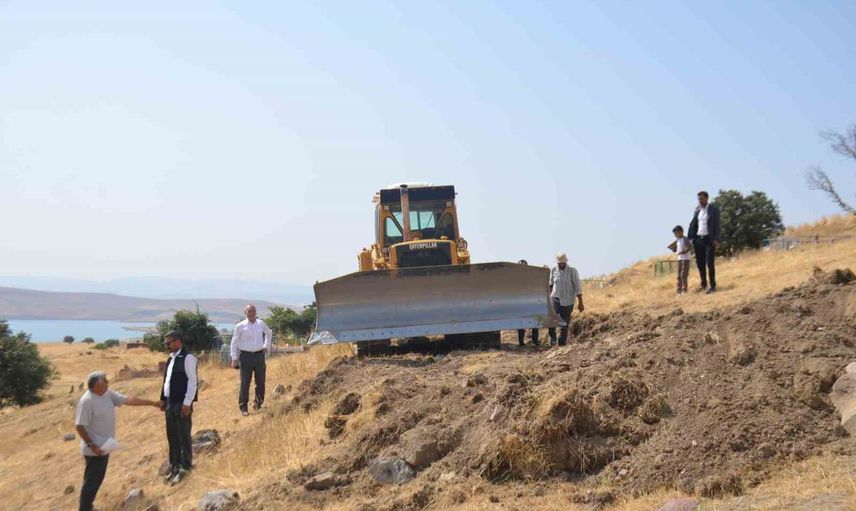 Koyunağlı'da 40 dönümlük yaşam vadisi için ilk kazma vuruldu