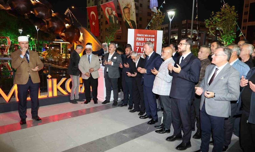 Mustafa Tümgüç’ün ismi parka verildi, palancıoğlu açılışta duygulandı