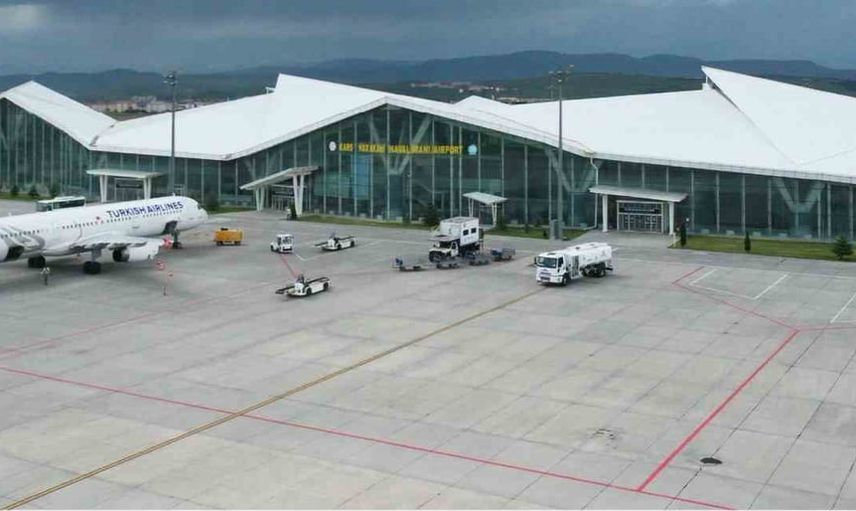 Kars'ta Harakani sayesinde yollar gökyüzüne açıldı: 8 ayda 423 bin yolcu