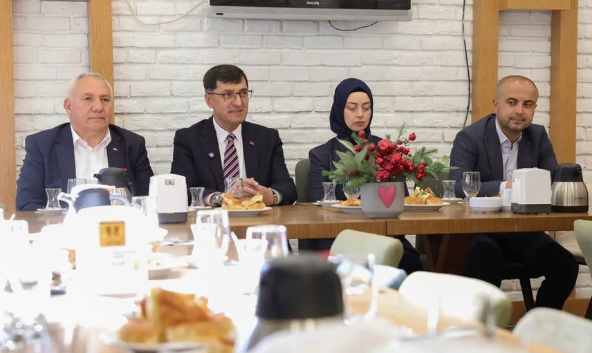 Kütahya'da huzur için sahada: Kahveci zabıtayı ağırladı