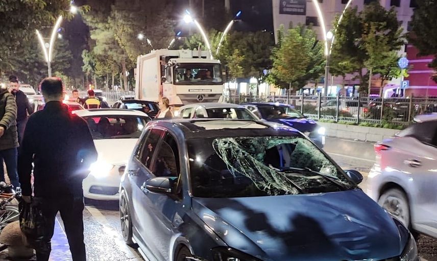 Gece yaralanmayla sonuçlanan kaza: Batman'da otomobil ile bisiklet çarpıştı