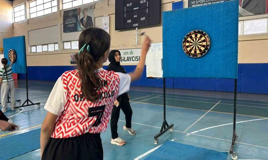 İncirliova'da okullar arası dart mücadelesi başladı