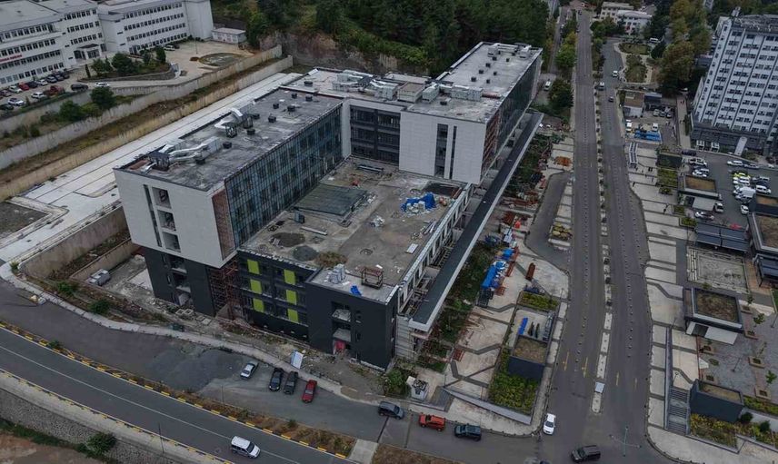 KTÜ kampüsünde tamamlanan 245 yataklı çocuk hastanesi gelecek yıl açılacak