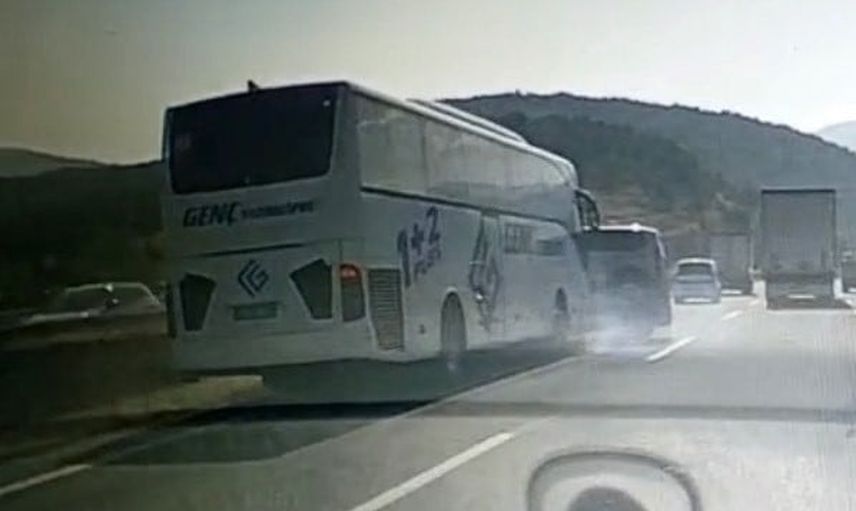 Otobüsün önüne savrulan araçta ağır yaralanan KTÜ öğrencisi hayatını kaybetti