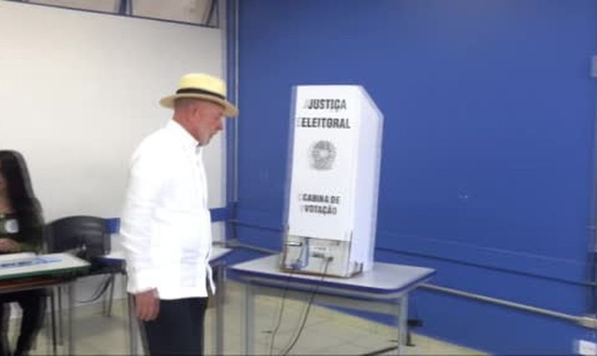 Başkanlık yarışında belirsizlik sürdü: Bolsonaro ile Lula da Silva ikinci turda