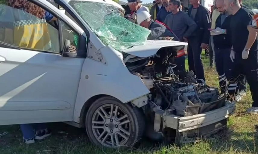 Mazıdağı'nda Ömürlü köyü mevkiinde trafik kazası: 4 yaralı