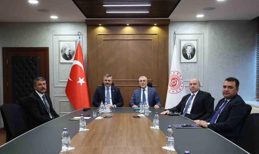 Bakanlıklar ortak adımda 81 ilin valiliklerine 30 bin Toplum Yararına Programı kontenjanı tahsis etti