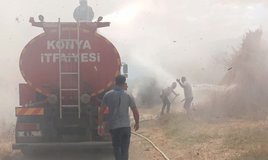 Akşehir'de göl kıyısındaki kamış deposu yangında büyük hasar gördü