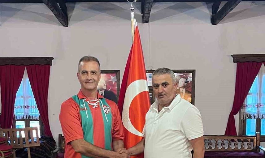 Osmanelispor şampiyon hocası Hasan Kol ile yeni sezona hazırlanıyor