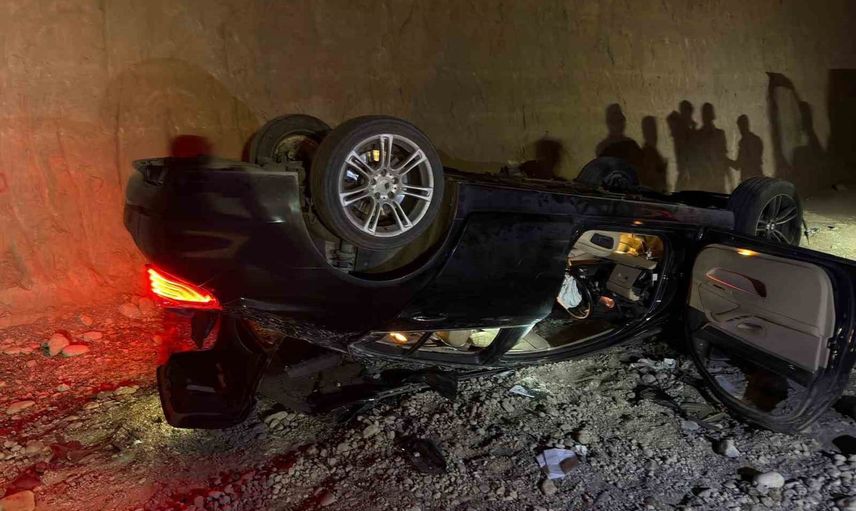 Cizre'de şarampole devrilen otomobilin sürücüsü ağır yaralandı